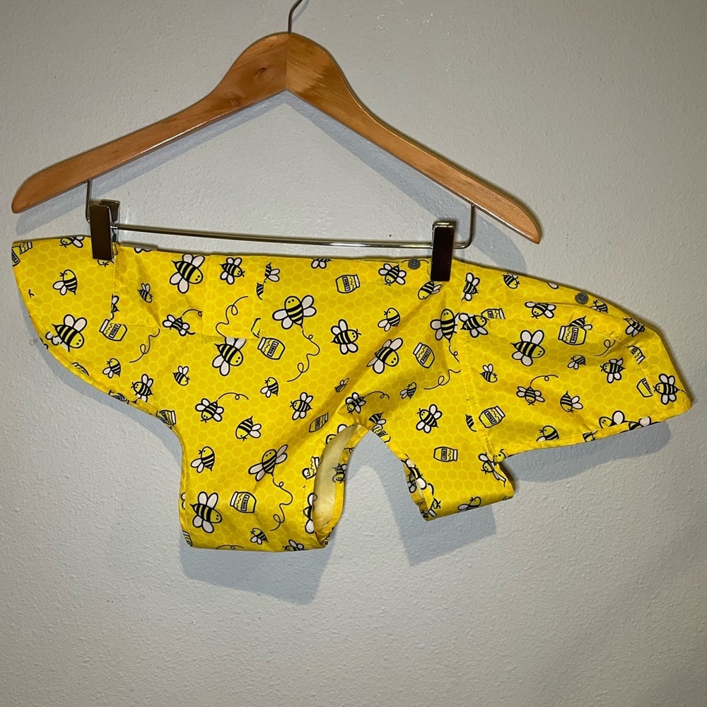 Canada Pooch Yellow Bee Print Dog Shirt